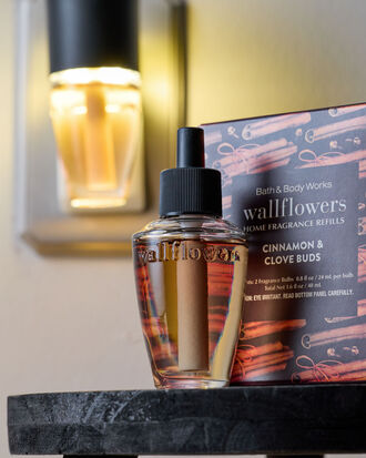 Cinnamon &amp; Clove Buds Wallflowers Refills 2-Pack