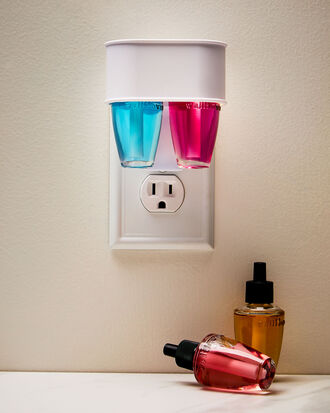 White Scent Switching&trade; Wallflowers Duo Plug